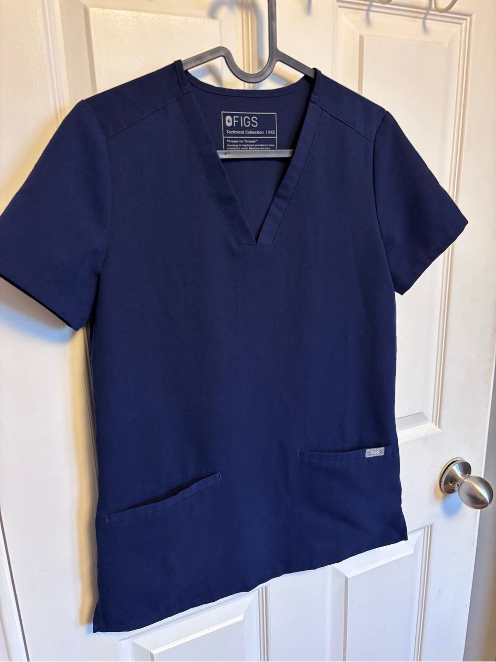 FIGS Casma Navy Blue Three Pocket V Neck Scrub Top Technical Uniform XXS